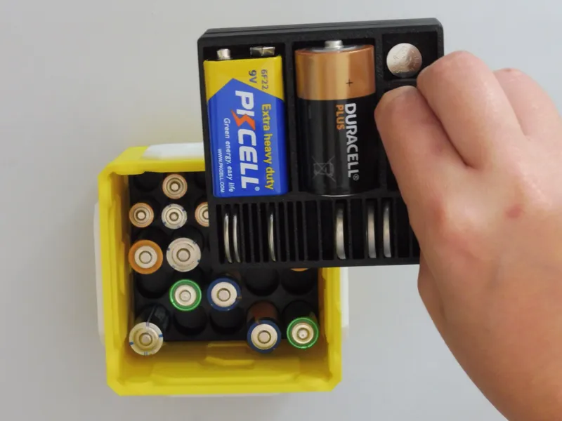 Battery Holder for Mario cube