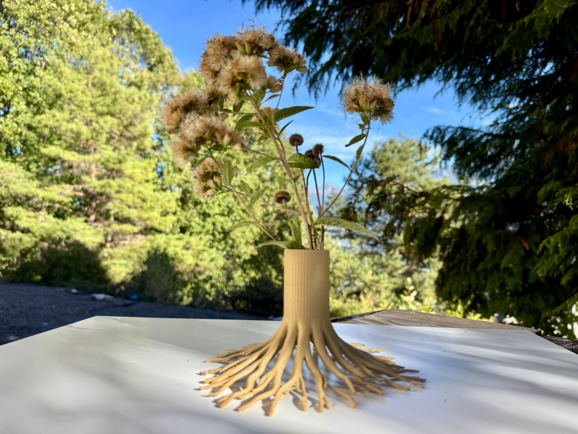 Rooted Vase – Organic Tree Root Flower Holder 3D model