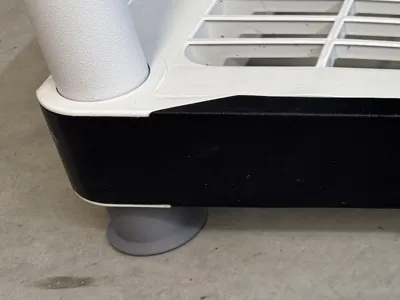 HDX Plastic storage shelf - Bottom Feet