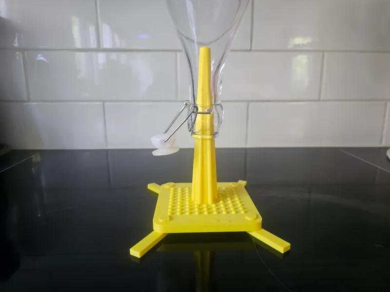 Bottle dryer, Dry rack holder for bottles.
