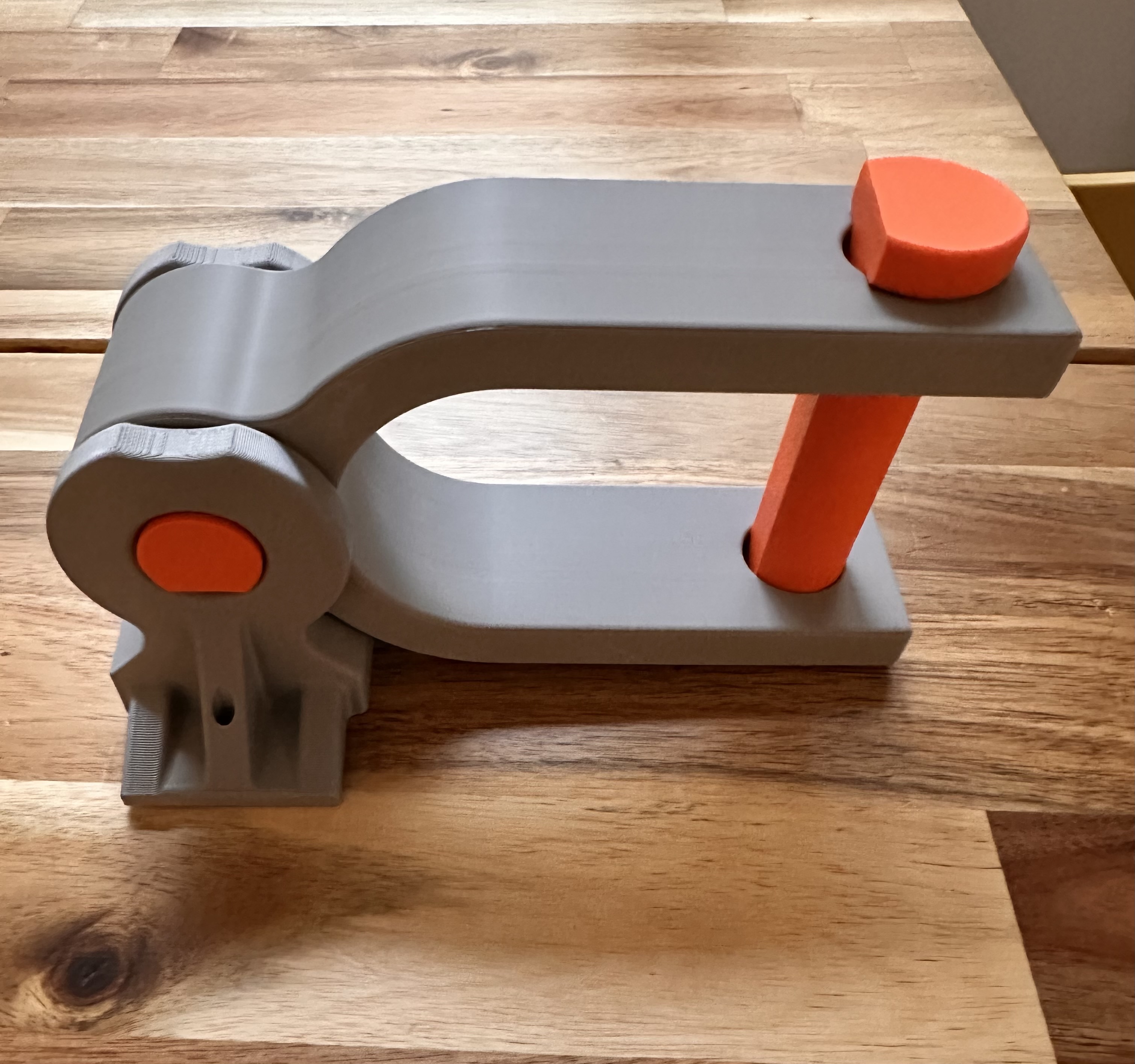 Miniatura 2 do modelo 3D Pivoting Bike Wall Mount