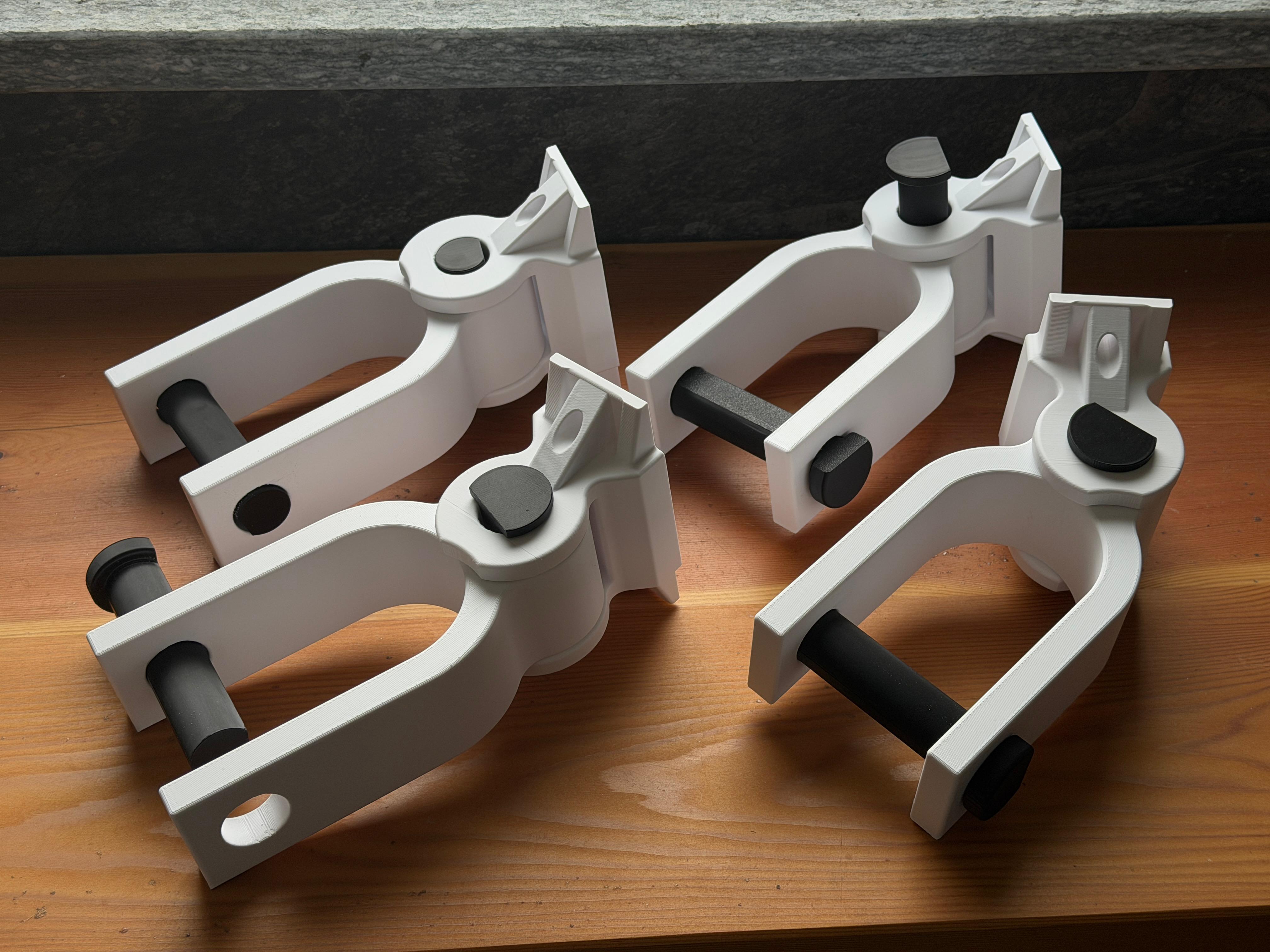 Miniatura 3 do modelo 3D Pivoting Bike Wall Mount