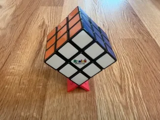 Minimalistic Cube Stand