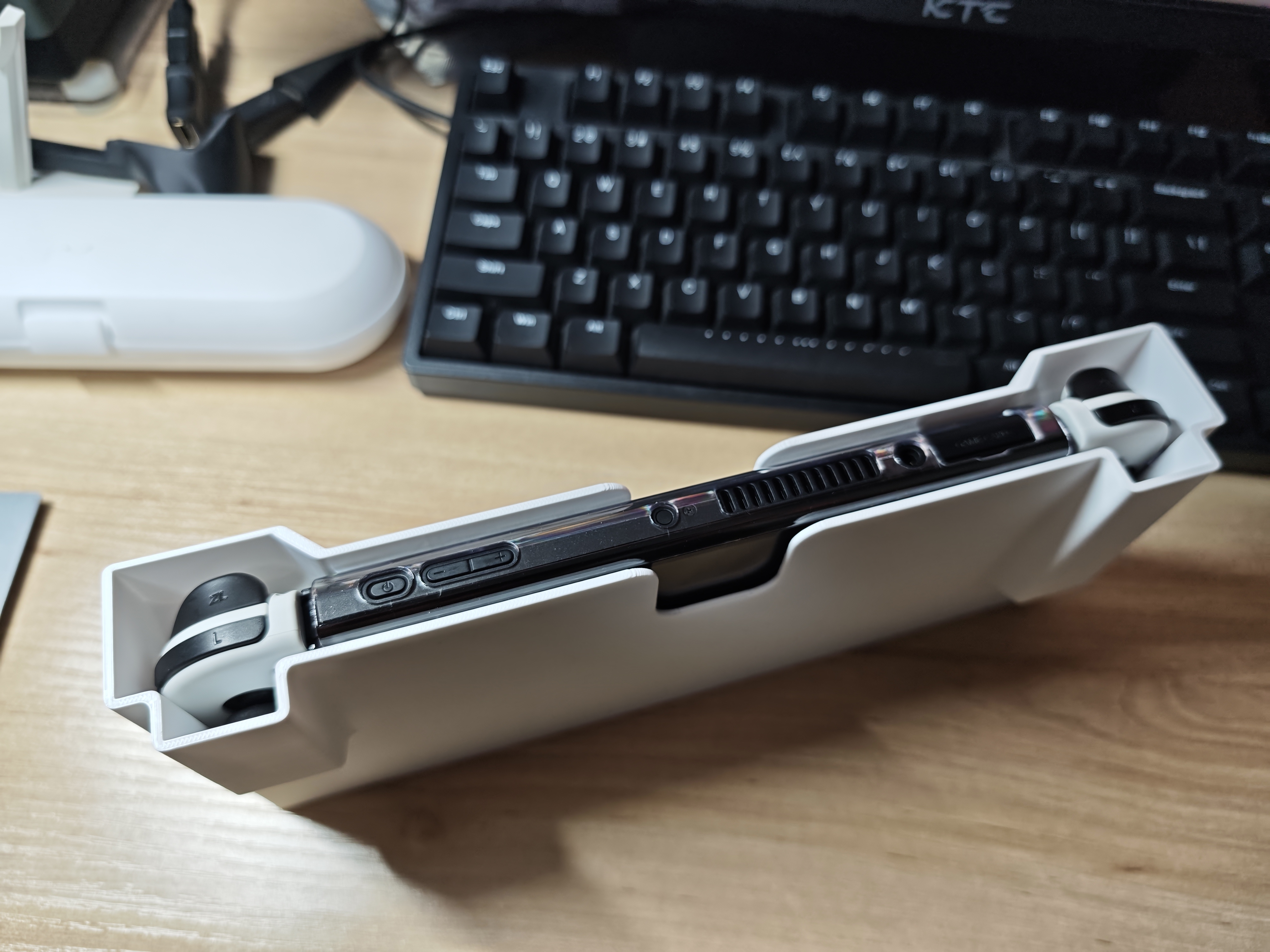 Miniatura 3 do modelo 3D Switch OLED超薄收纳保护壳 防止摇杆刮蹭 包内可直接提出设计+底部开孔方便充电