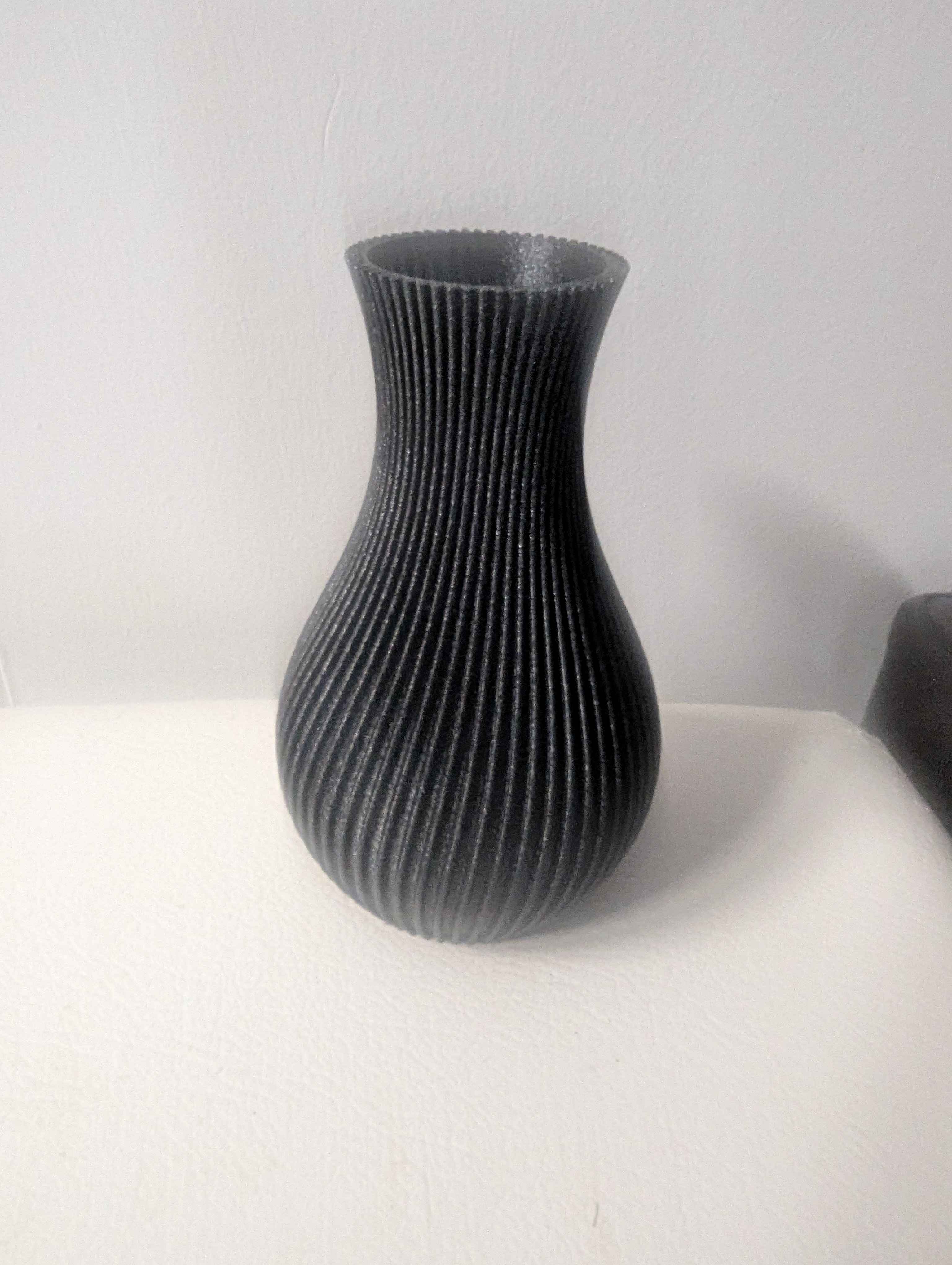 Miniatura 3 do modelo 3D Modern Japandi Vase