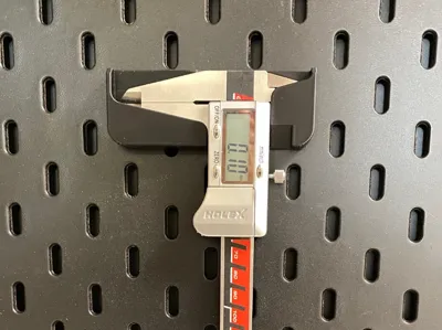 Skadis holder for Holex caliper 