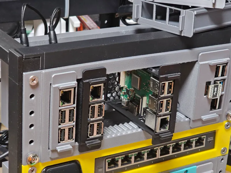 Raspberry pi Blade mount