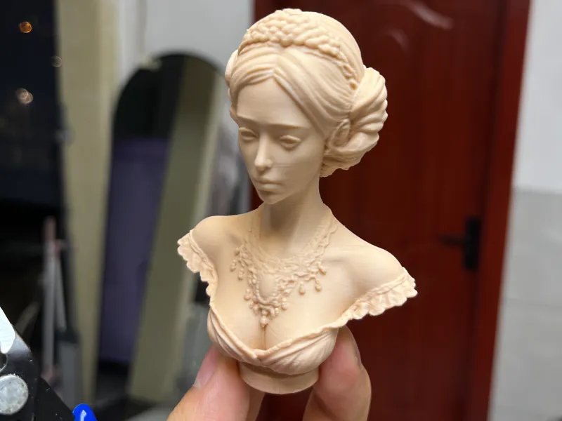 古典美女雕塑