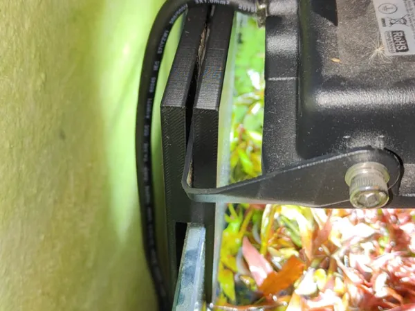 Support pour lampe d'aquarium