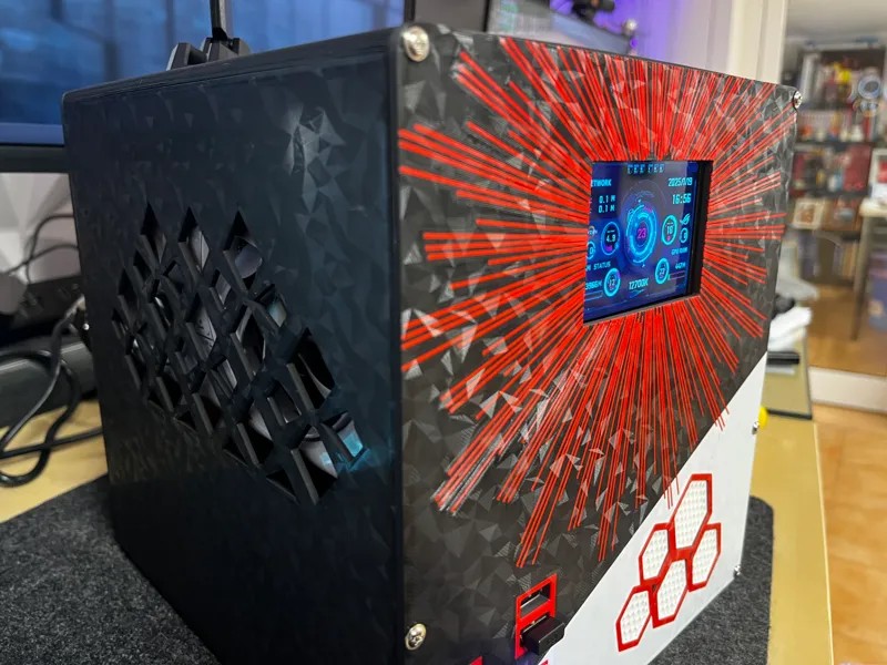 Compact Modular PC Case for ITX Builds
