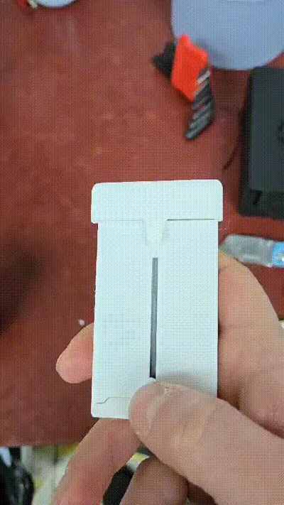 Boîte à rouler pour papiers et filtres
