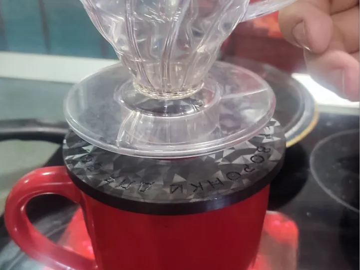 Hario V60 funnel adapter for big cup
