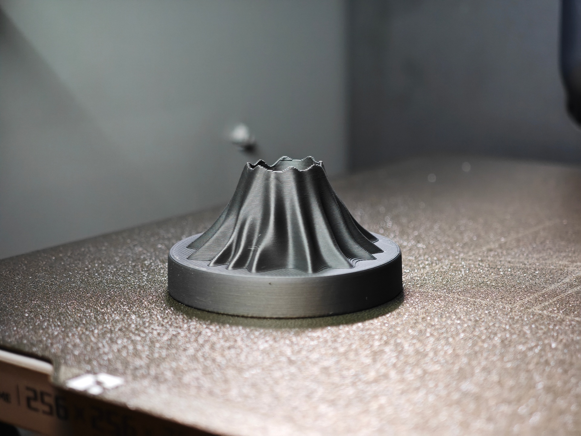 Miniatura 2 do modelo 3D 酷黑火山剃须刀支架