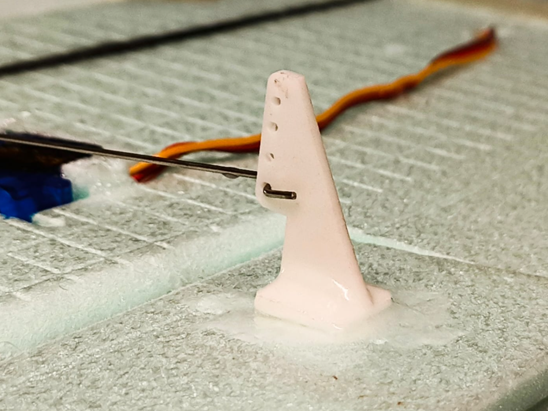 RC Plane/Boat/Car Servohorn glue in place w spikes