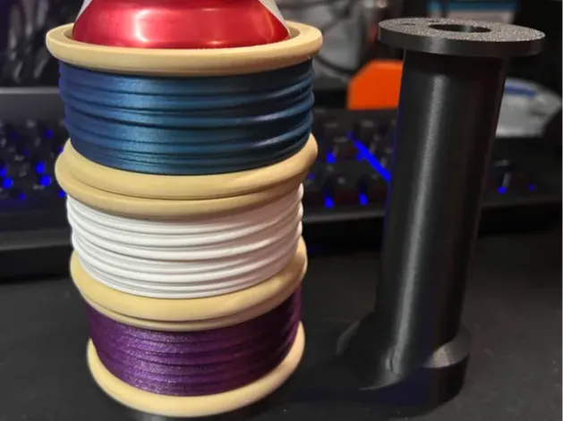 Unspooled Can Holder