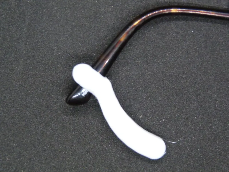 OptiClamp- the Anti-Slip Glasses Hook