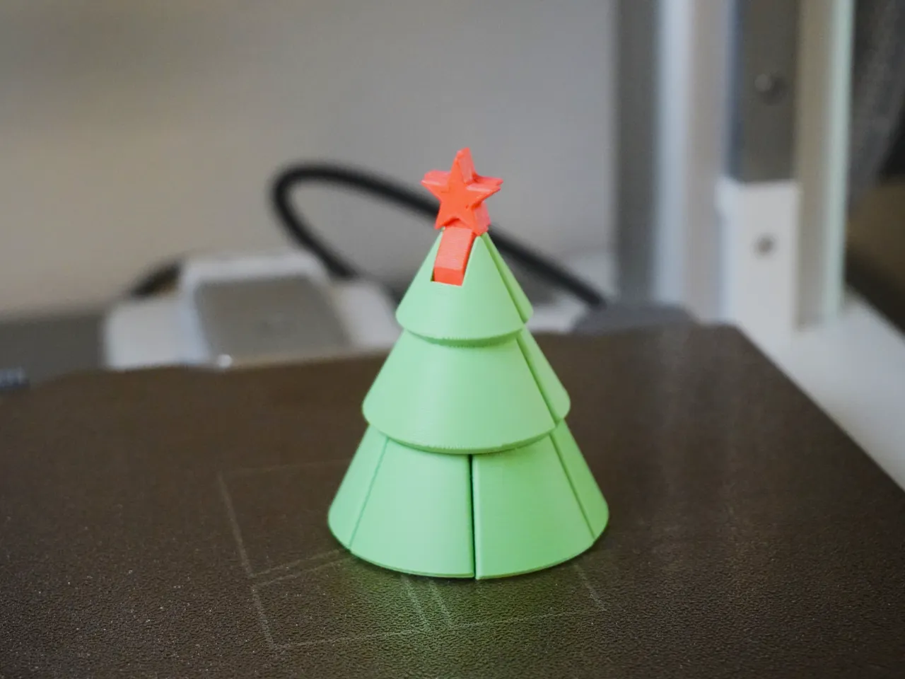 Transforming Christmas Tree Golem view 2