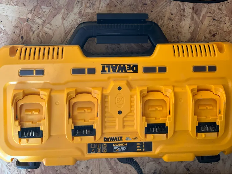 Wall mount for Dewalt DCB104-QW fast charger 