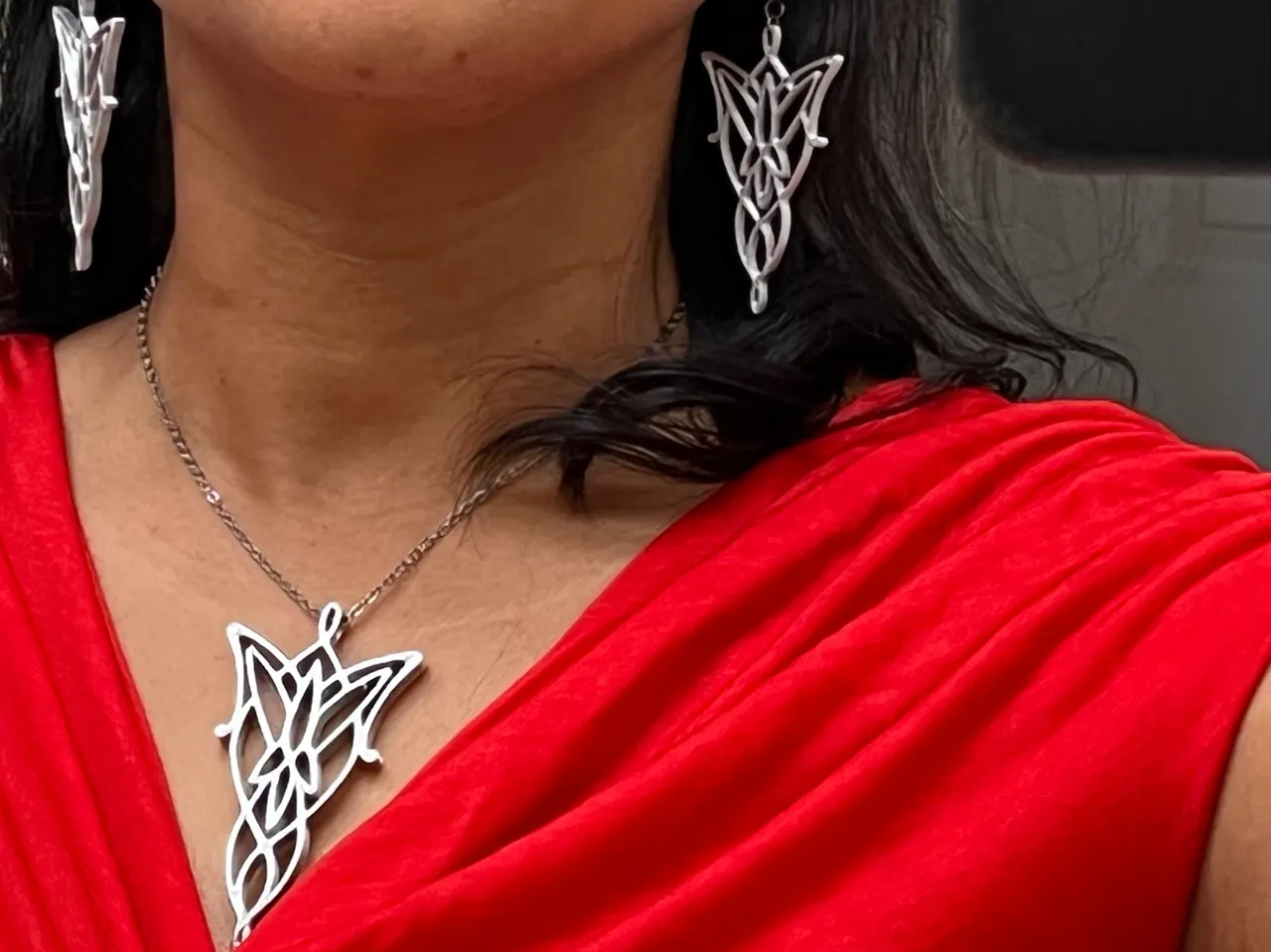 Lord of the rings (Evenstar Pendant and earrings) view 3