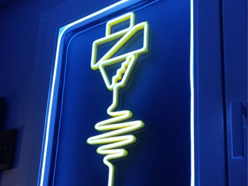 Decorative 'neon' led light-Nozzle and filament 