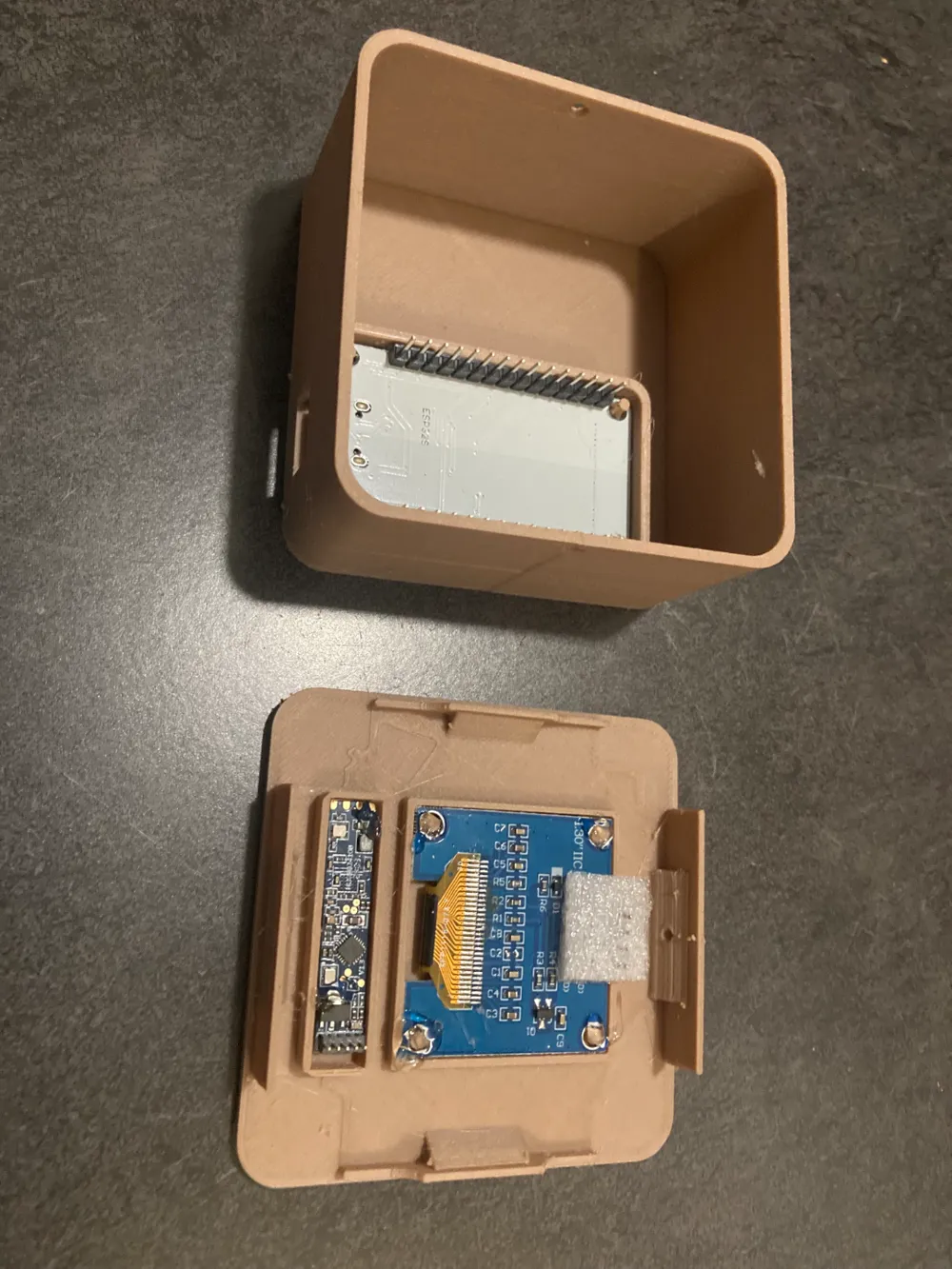 ESP32 enclosure with OLED SH1106 and LD2410B by one1973 - MakerWorld