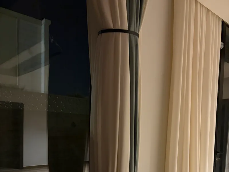 Large curtain ring holder