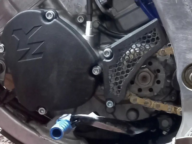 YZ 125 PROTEZIONE PIGNONE NIDO D'APE