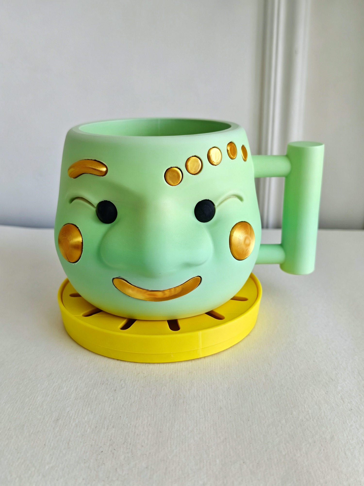 Miniatura 1 do modelo 3D 卡通人物分离式沥水底座花盆+浇水壶喷壶 三星堆Q版小人盆栽猫草狗草种植多肉绿植花盆