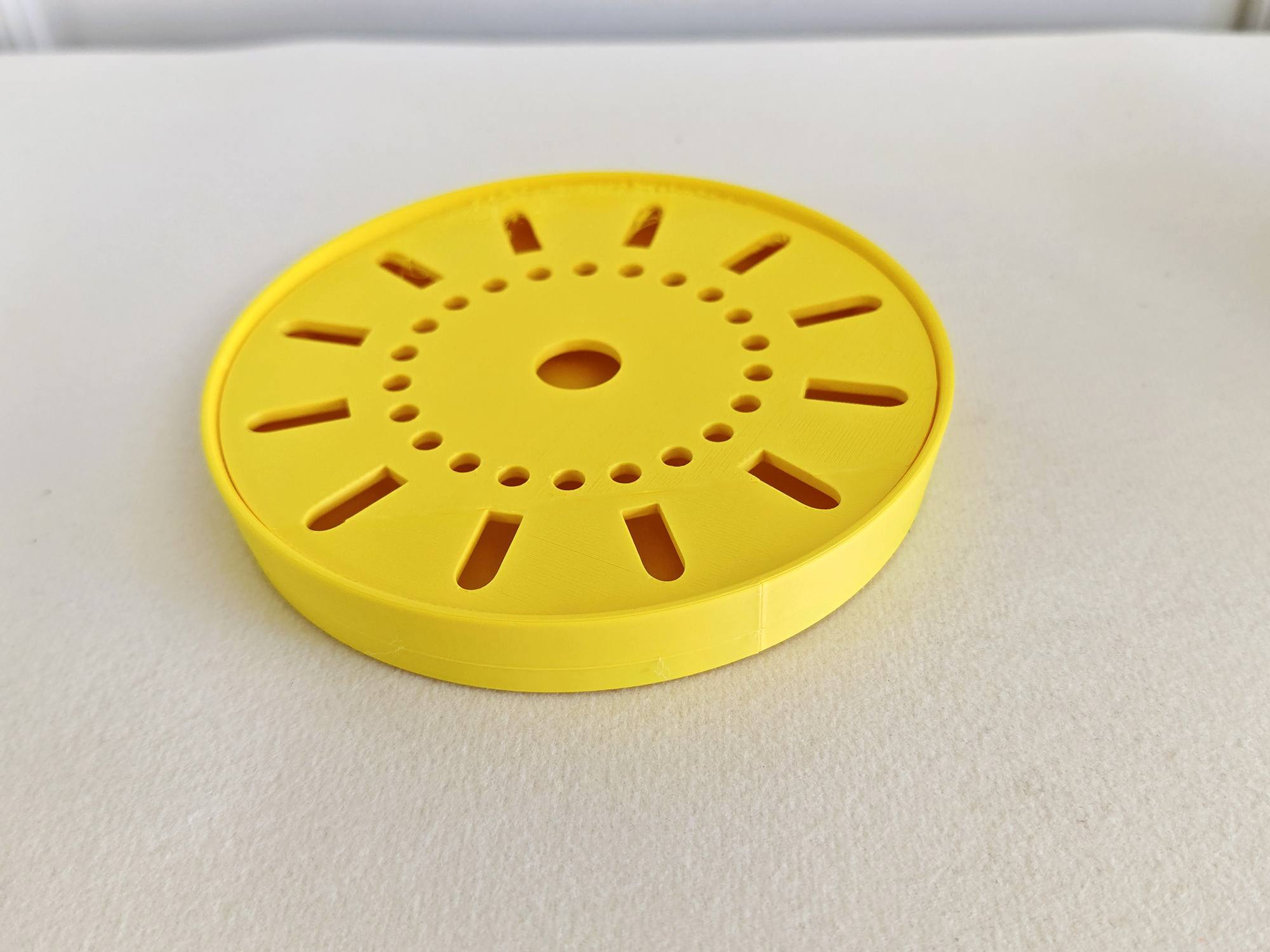 Miniatura 2 do modelo 3D 卡通人物分离式沥水底座花盆+浇水壶喷壶 三星堆Q版小人盆栽猫草狗草种植多肉绿植花盆