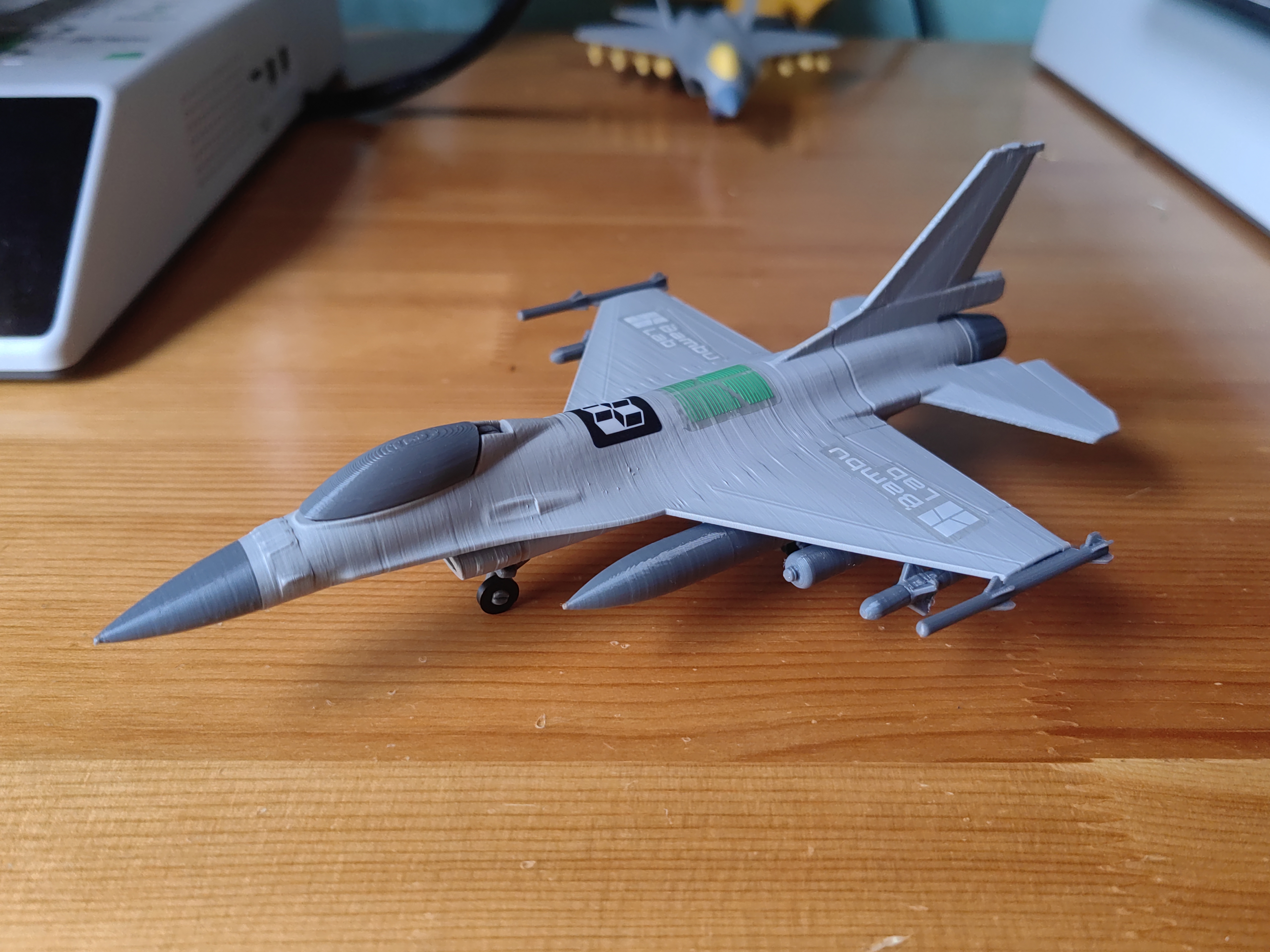Miniatura 3 do modelo 3D F16-拼装版
