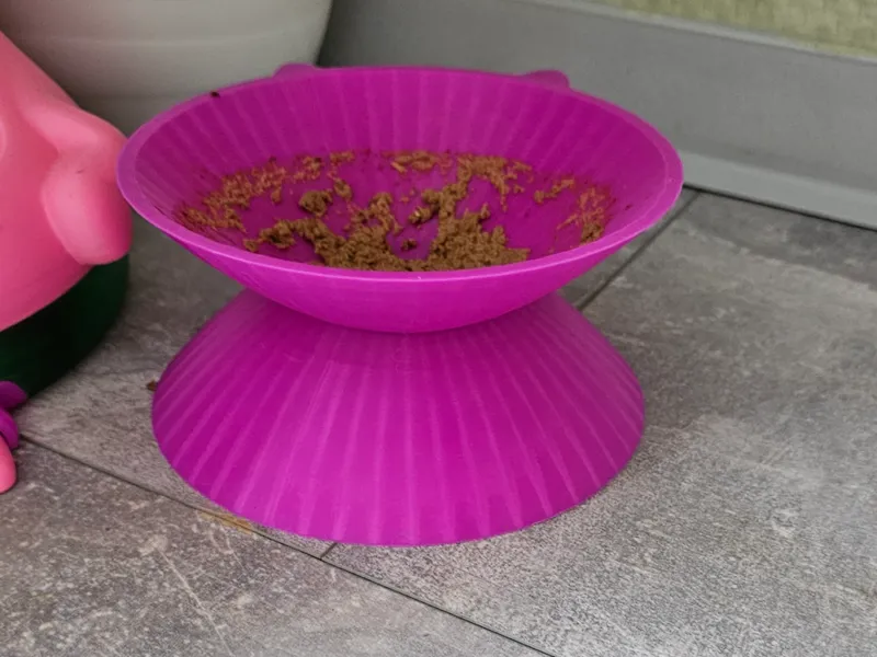 erhöhter Napf mit Katzenohren