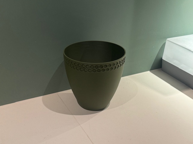 Miniatura 2 do modelo 3D Large Flower Pot