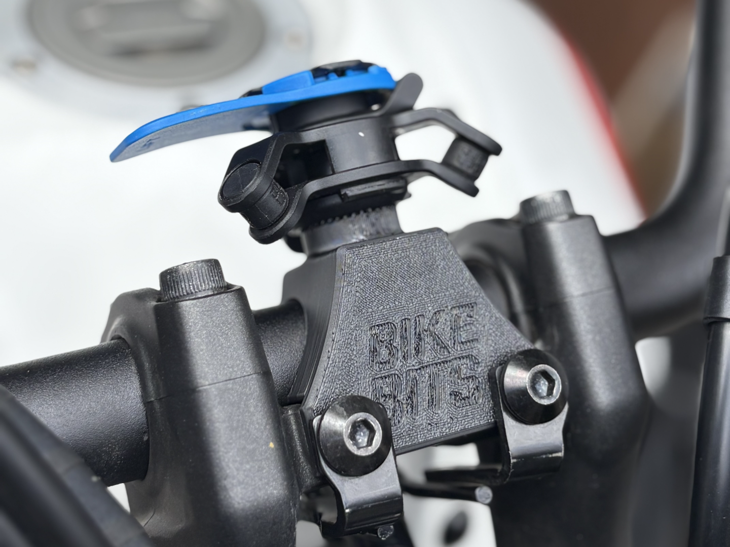 XSR700 Quadlock Mount