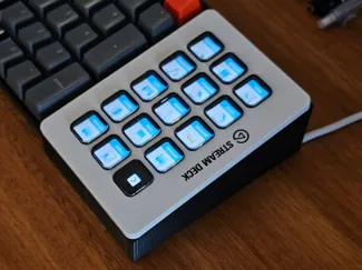 Streamdeck attachment for Keychron K4 H3
