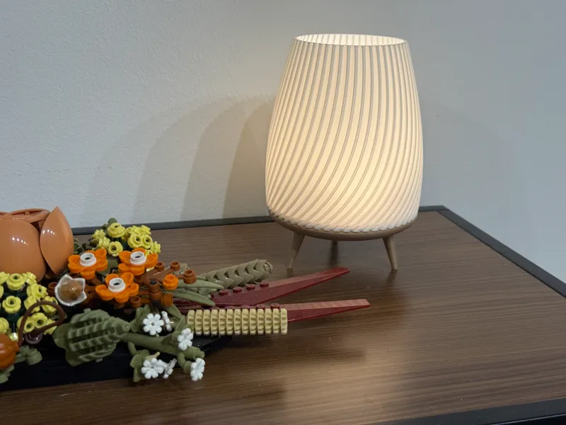 Spiral Desk Lamp – Battery-Powered 3D Print