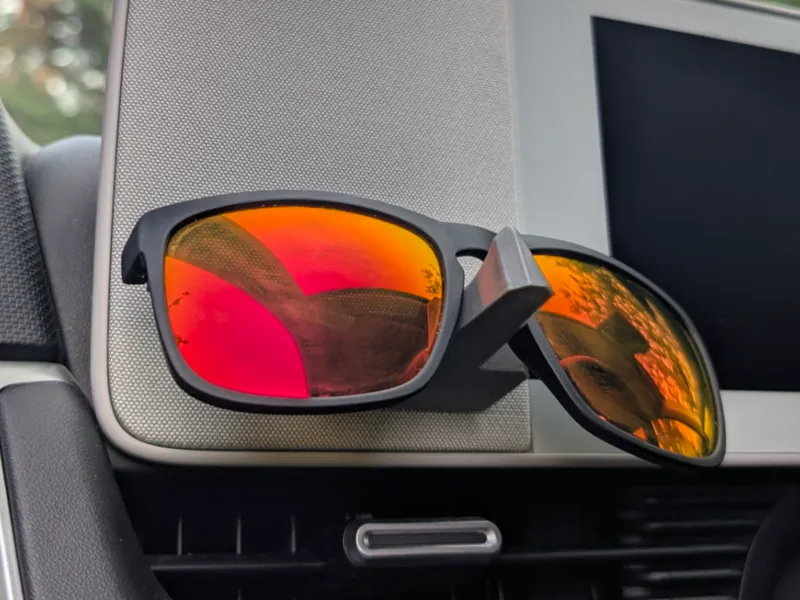 Magnetic Glasses Holder Ioniq 5
