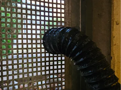Exhaust Hose Holder