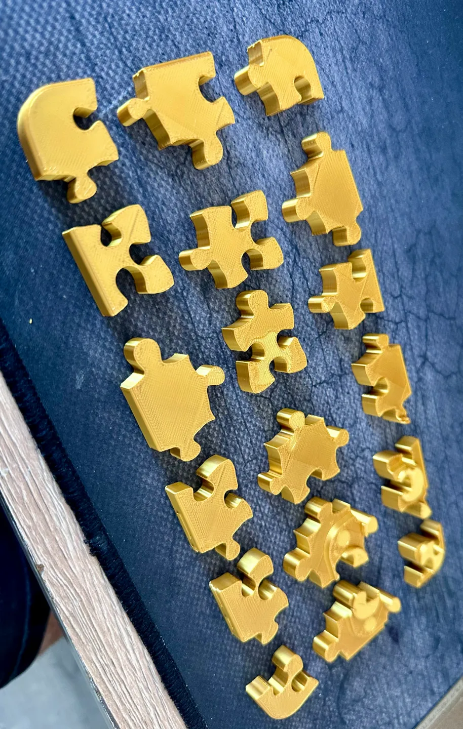 Apple Iphone 15 3D puzzle by kisik20_CZ MakerWorld