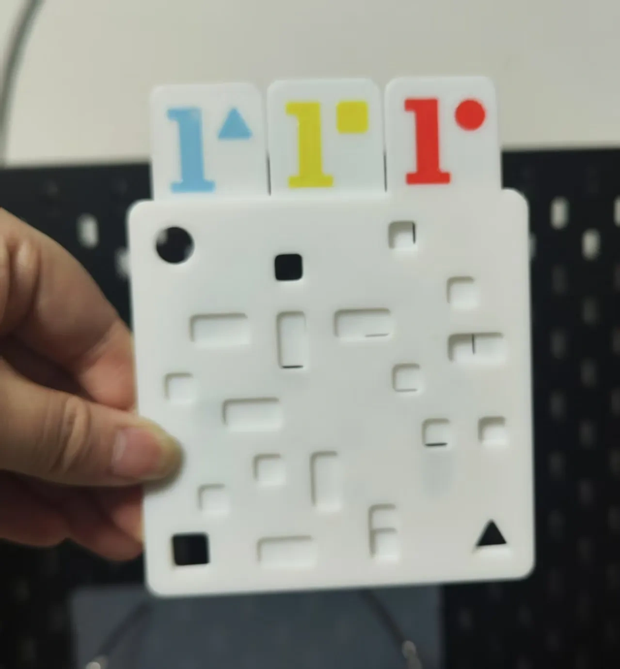 Miniatura 4 do modelo 3D 益智桌游图灵机穿孔卡牌