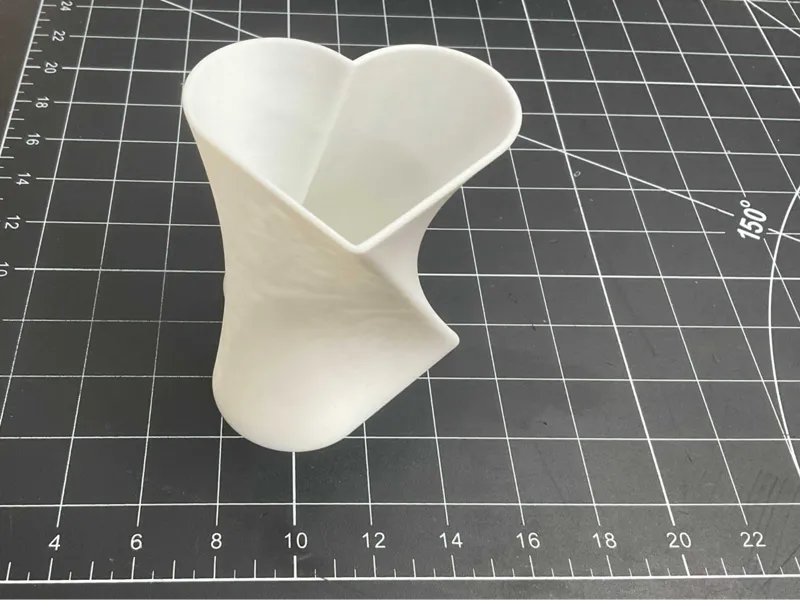 twisted heart pencil holder