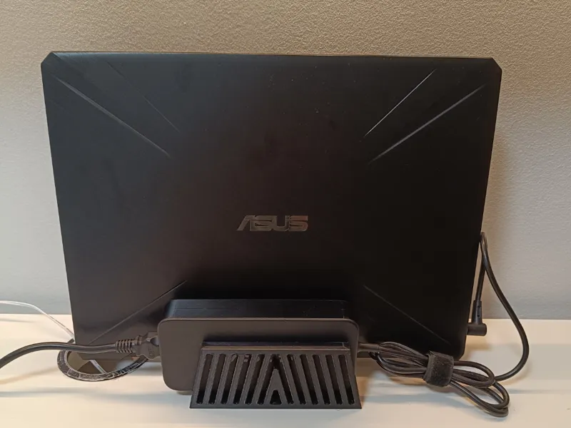 Soporte Vertical para Portátiles "gaming"