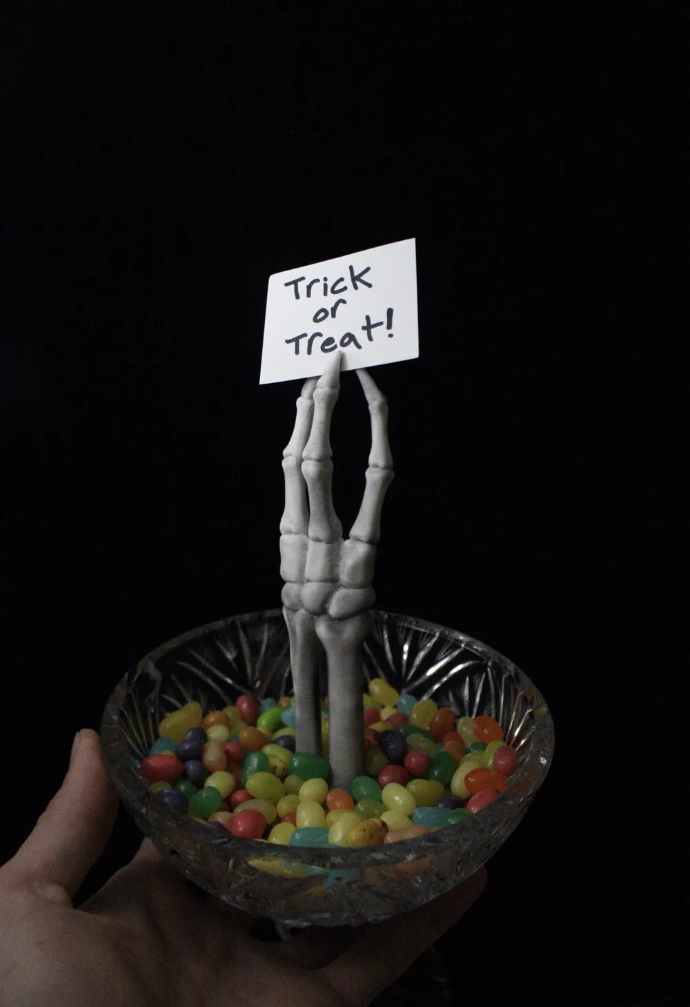 Skeleton hand Halloween candy note holder by Andrew Brown MakerWorld ...
