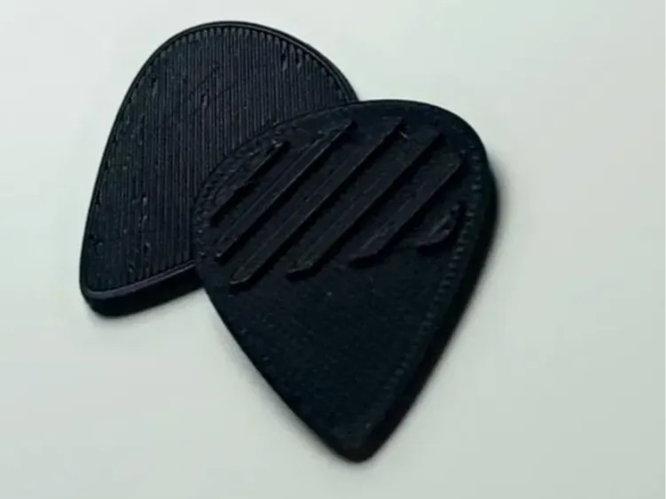 2 Guitar Picks !
