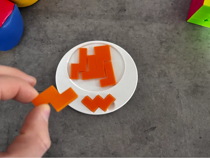 Cracked Egg Puzzle - Level 8/10