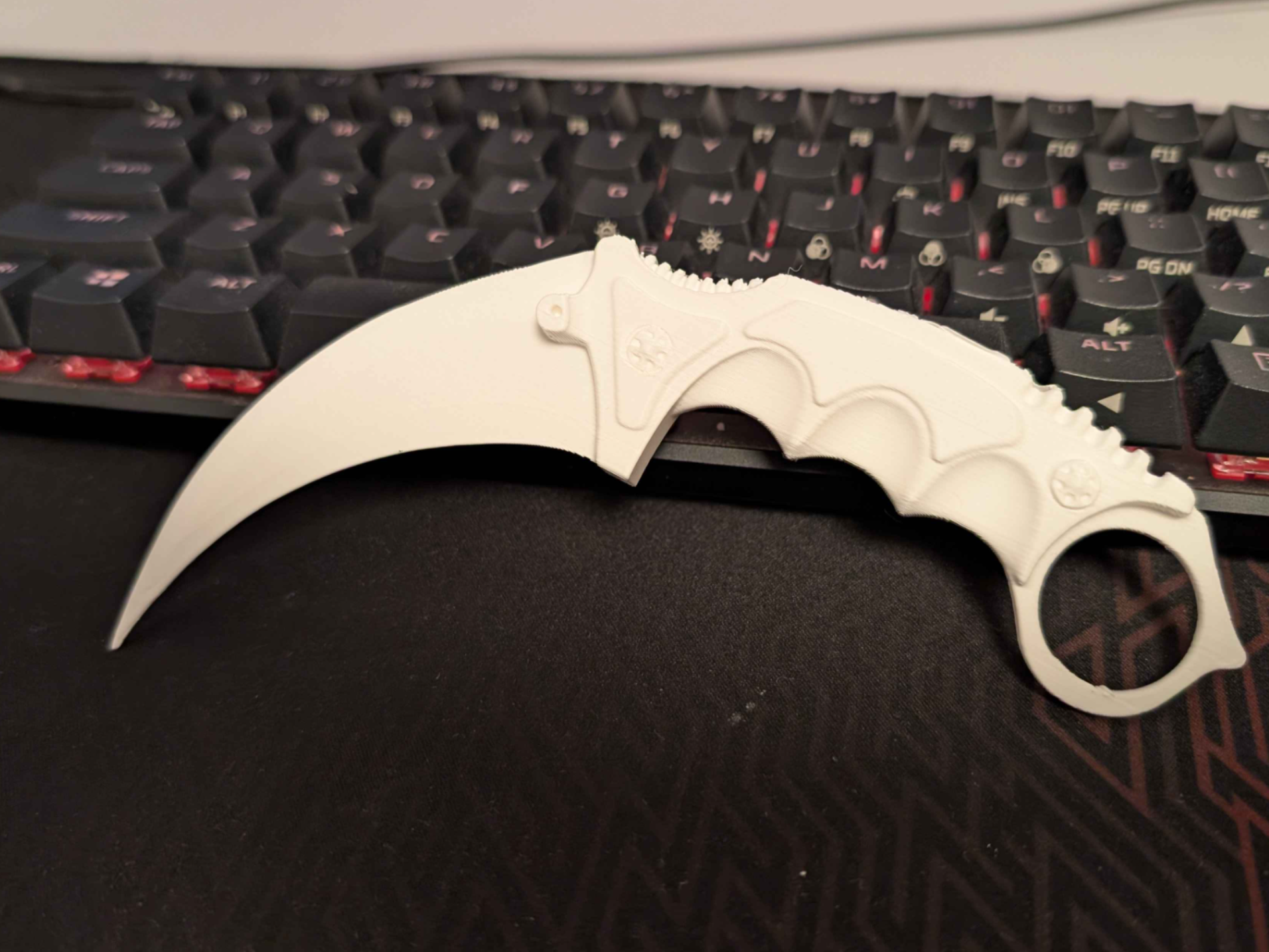 Karambit Knife - Cosplay Replica & Fidget Toy