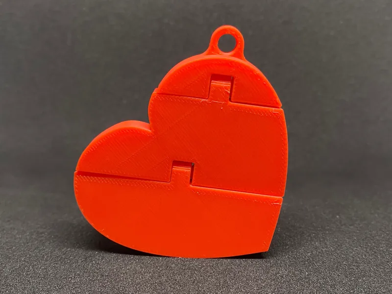 Articulated heart-shaped keychain