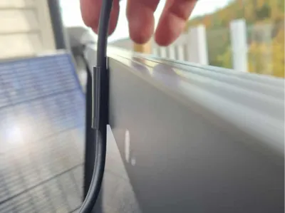 Cable hoder solar panel 