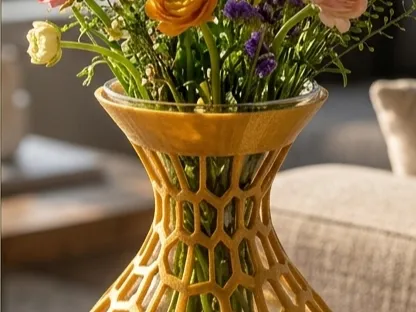 Geometric Honeycomb Voronoi Vase