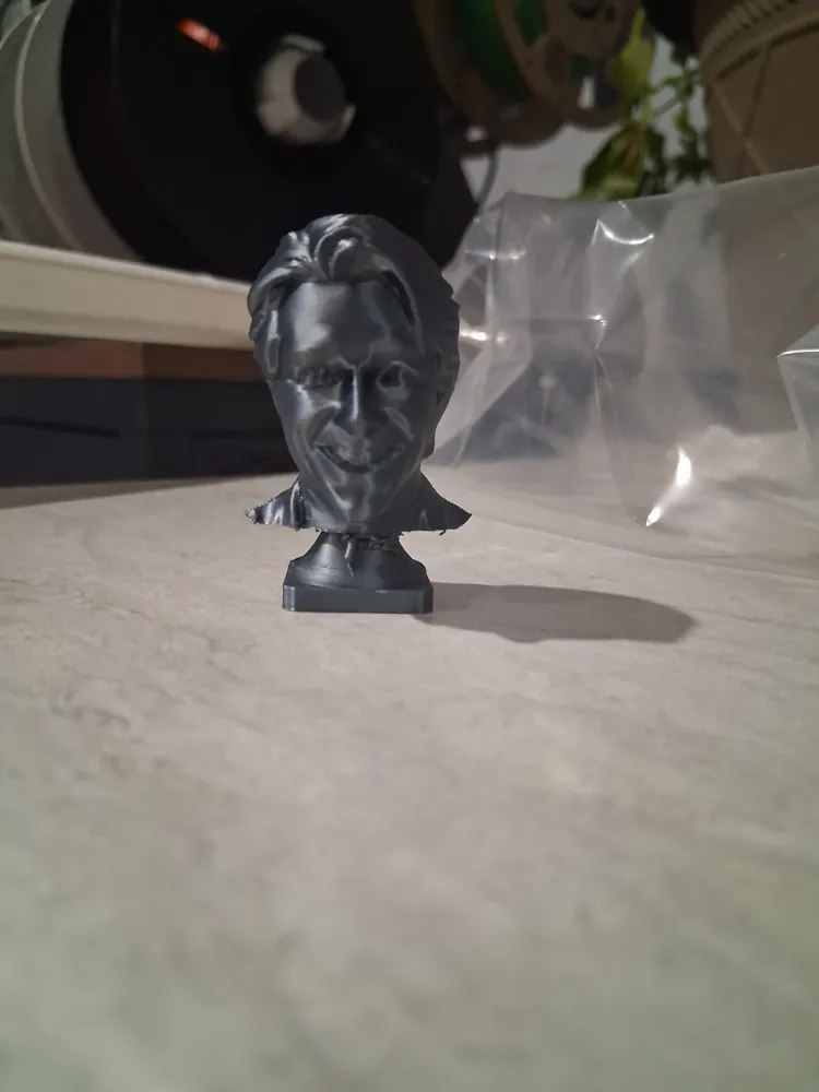 Tom Cruise Bust - Free 3D Print Model - MakerWorld