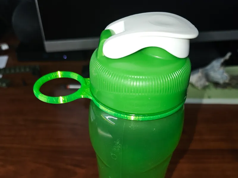 Water bottle carry ring - Rubbermaid